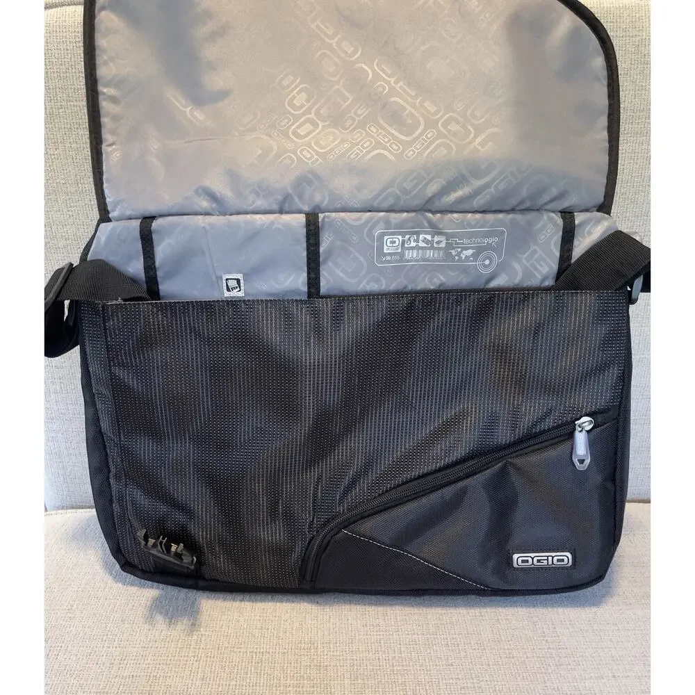 OGIO Voyager Messenger Bag Black NWOT Padded Laptop Crossbody Briefcase 17